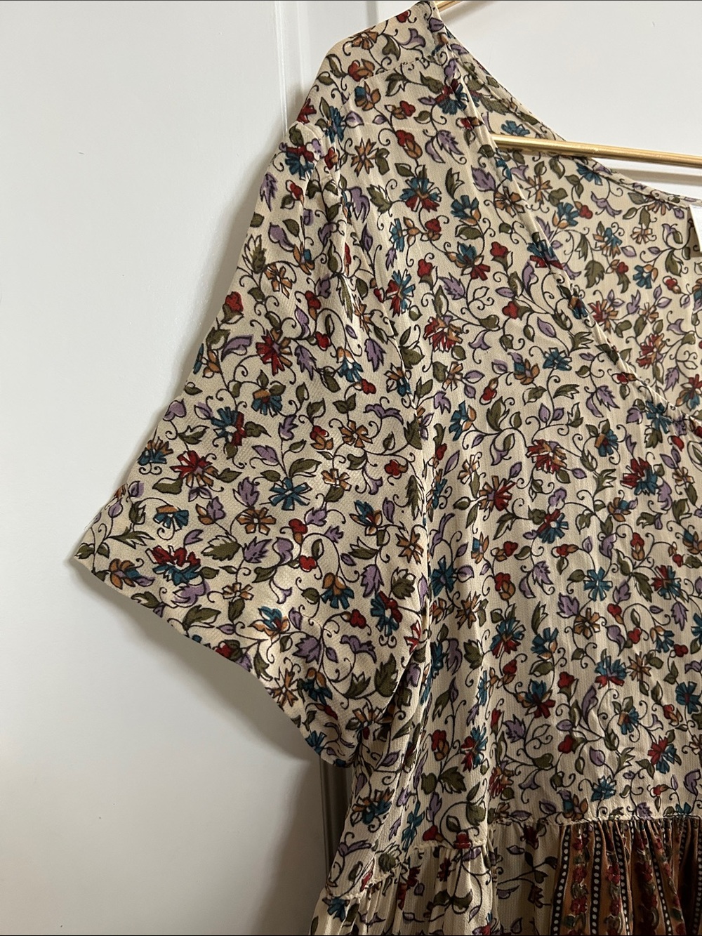 Laundry By Shelli Segal Cream Mixed Floral & Paisley Patchwork Button-down Blous - Picture 3 of 10